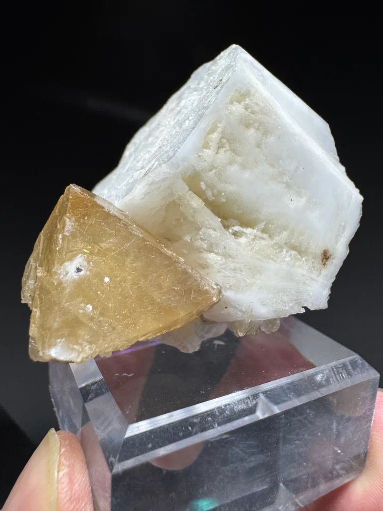 Scheelite - image 3