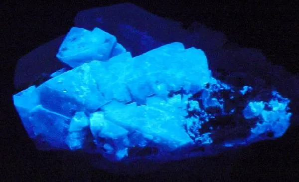 Scheelite, Calcite, Quartz - image 2