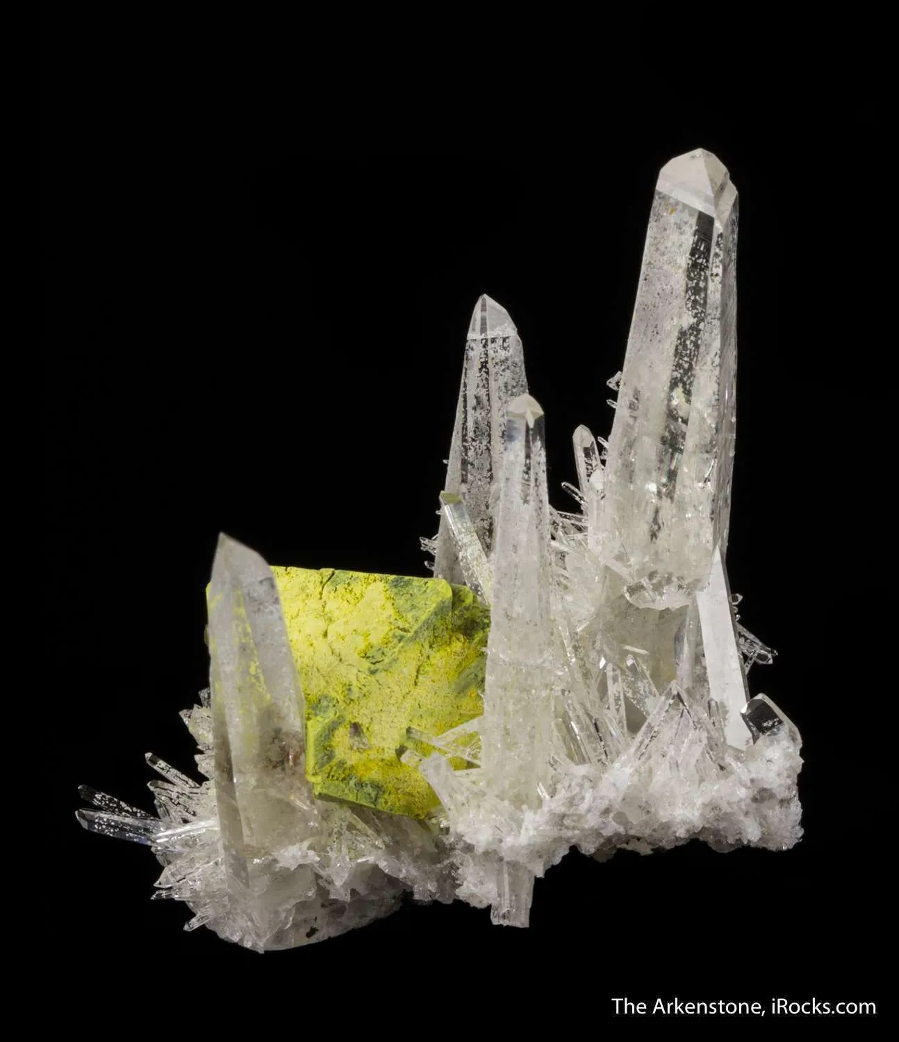 Scheelite coated by Stolzite - image 6