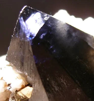 Scheelite, Dolomite, Pyrite - image 4