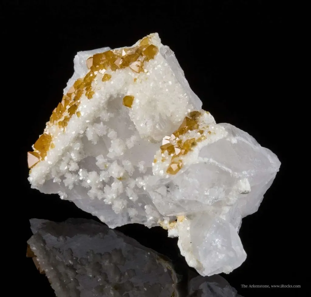 Scheelite, Dolomite, Quartz - image 4