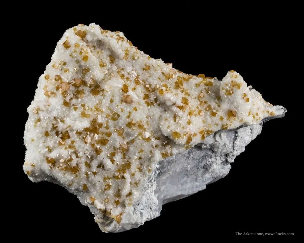 Scheelite, Dolomite, Quartz - image 4