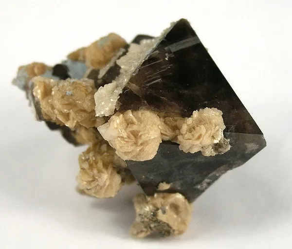 Scheelite, Dolomite, Quartz - image 1