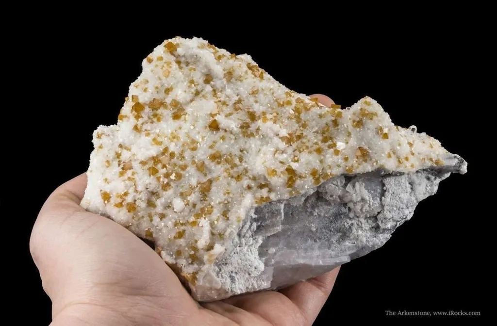 Scheelite, Dolomite, Quartz - image 5