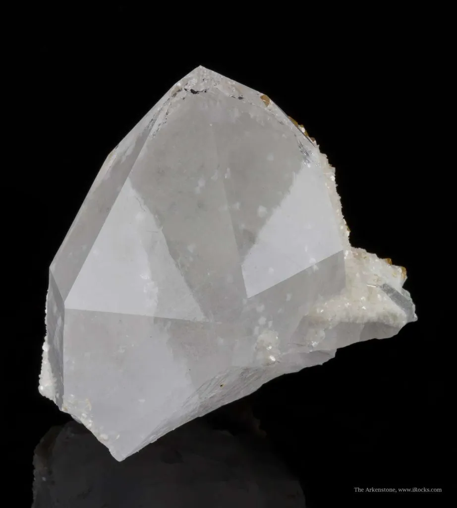 Scheelite, Dolomite, Quartz - image 6