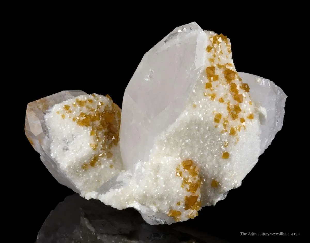 Scheelite, Dolomite, Quartz - image 5