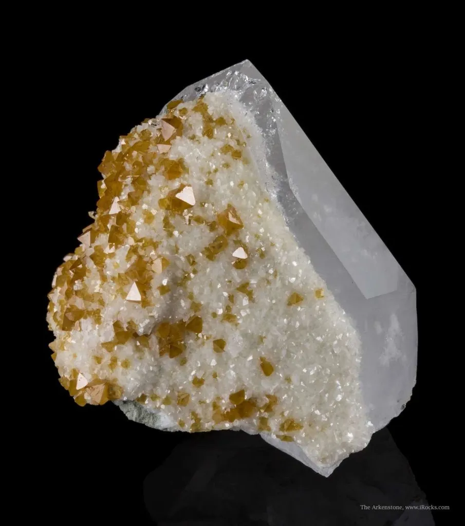 Scheelite, Dolomite, Quartz - image 4