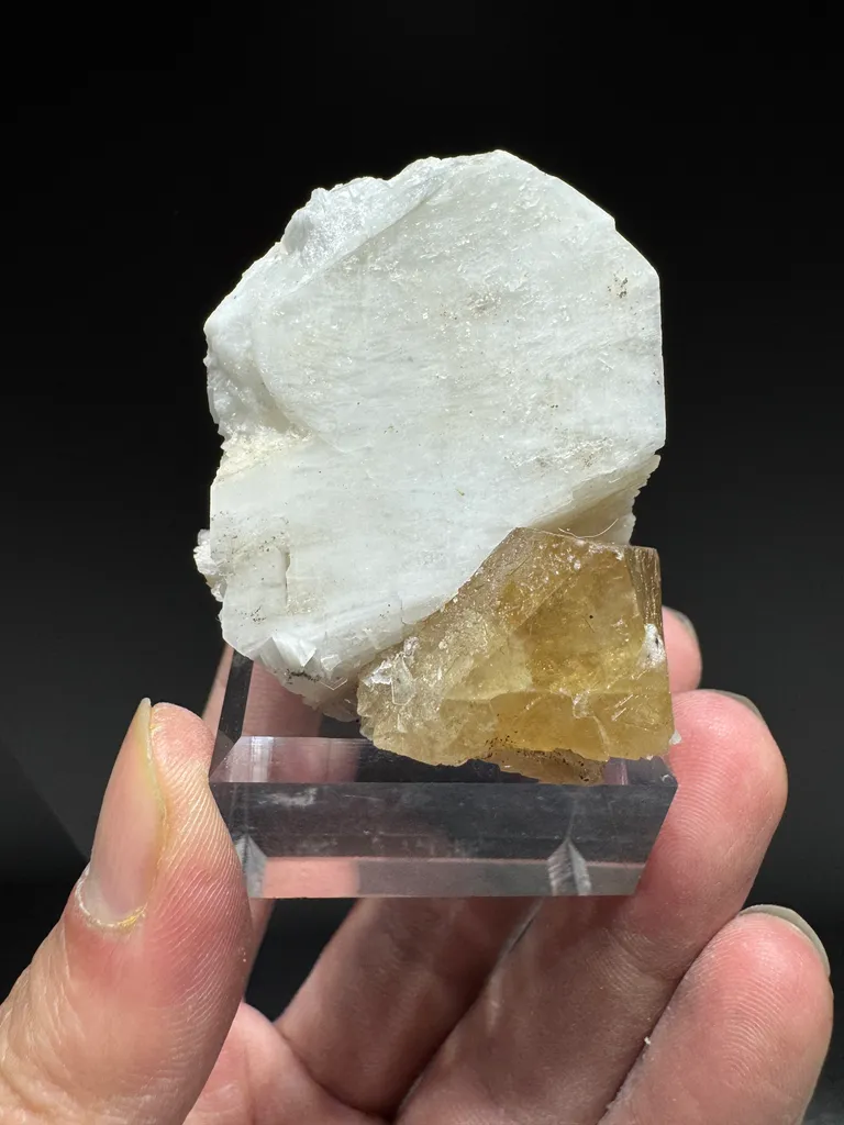 Scheelite - image 5