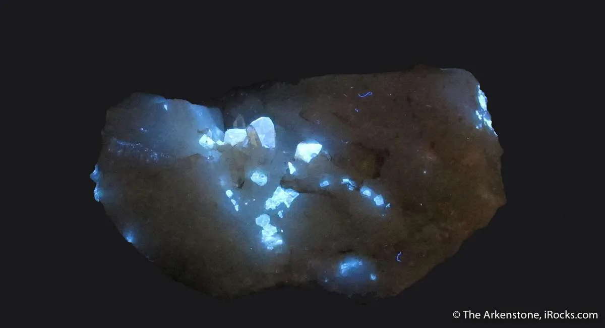 Scheelite (fl) with Quartz - image 5