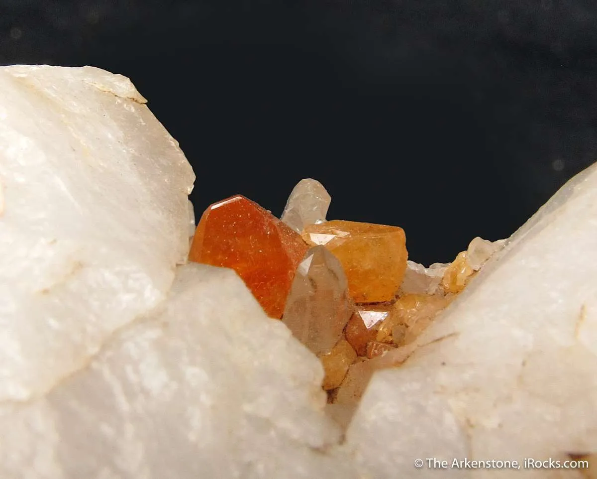Scheelite (fl) with Quartz - image 6