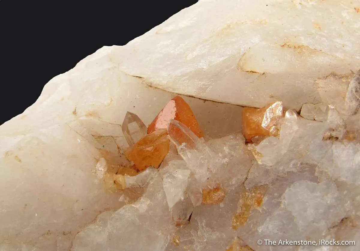 Scheelite (fl) with Quartz - image 3