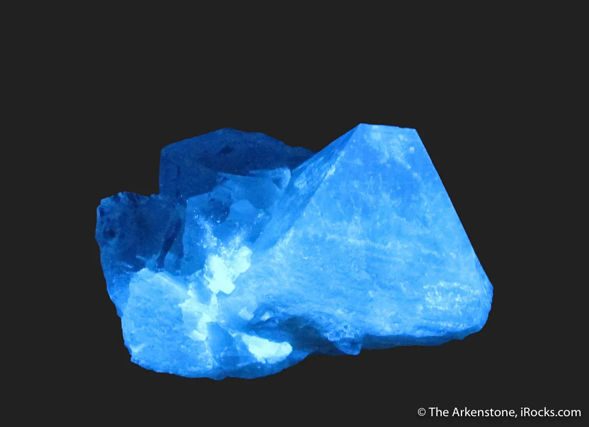 Scheelite (fluor.) and Fluorite (fluor.) - image 6