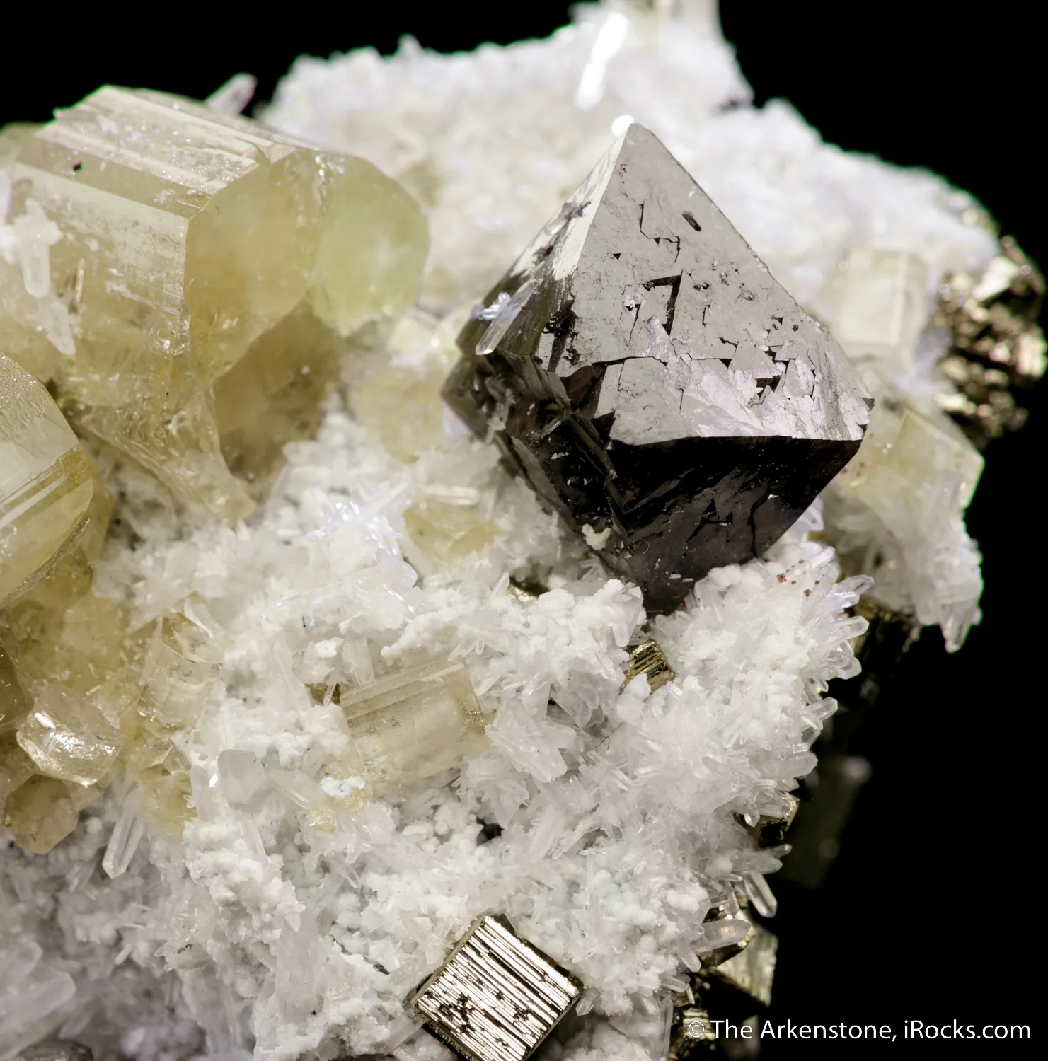Scheelite, Fluorapatite and Quartz on Pyrite - image 3
