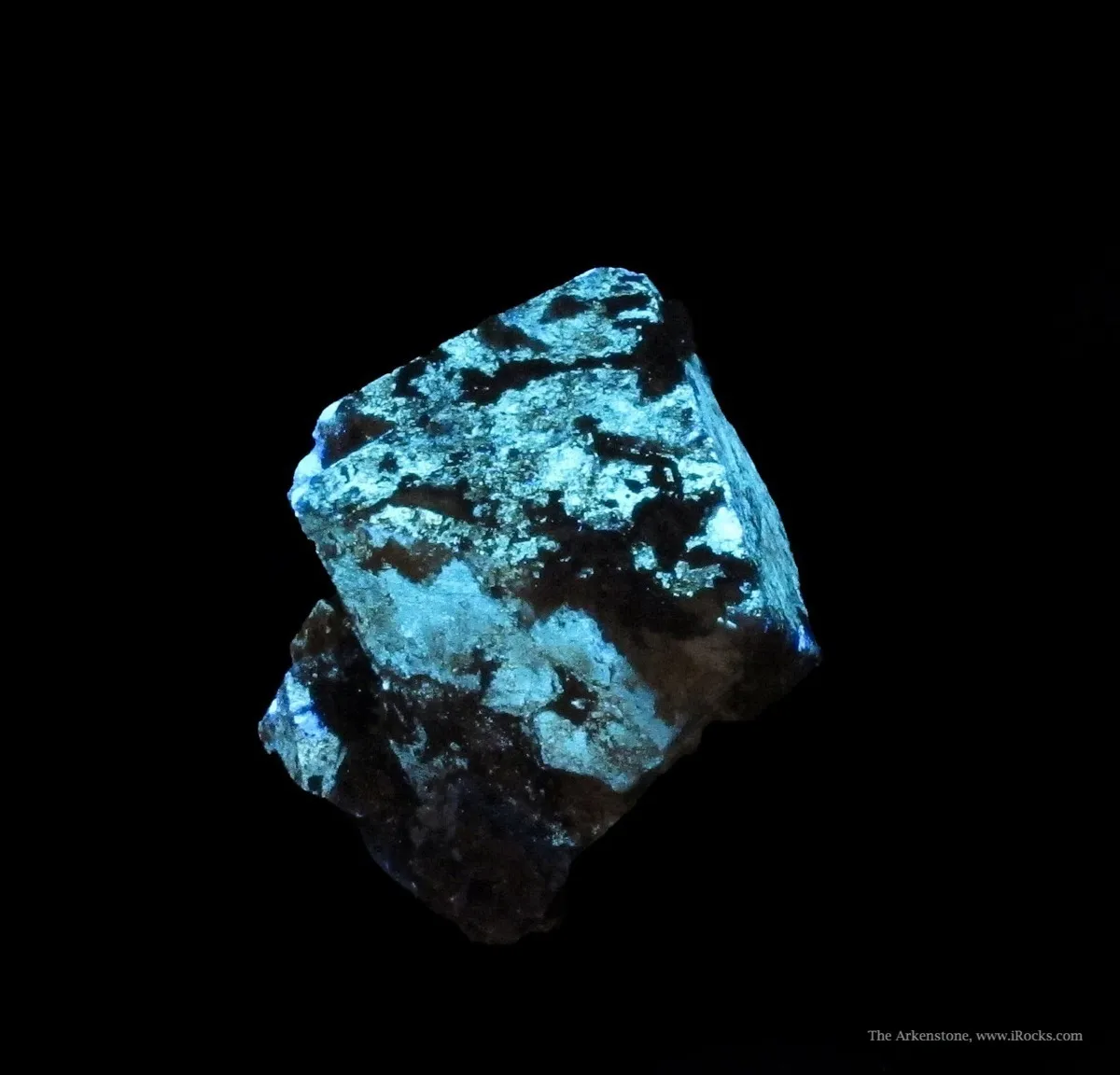 Scheelite (Fluorescent) - image 4