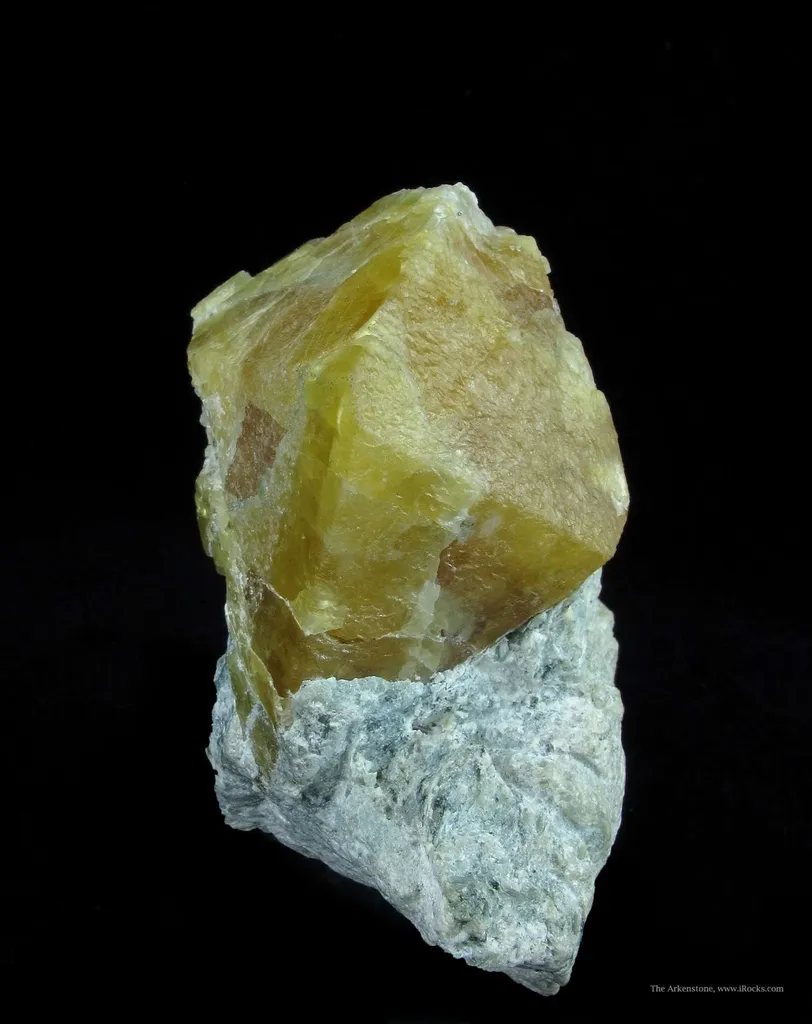 Scheelite (Fluorescent) - image 5