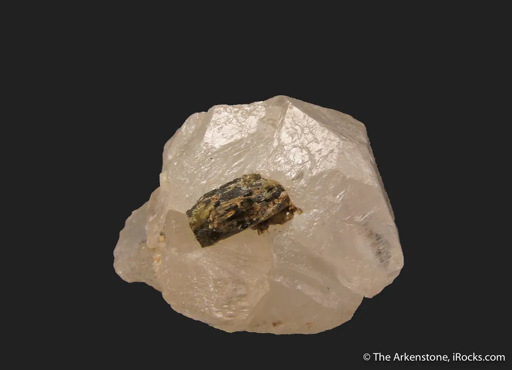 Scheelite (fluorescent) with Epidote - image 3