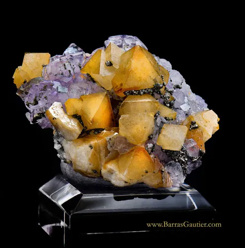 Scheelite- Fluorite - image 3