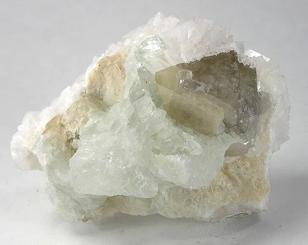 Scheelite, Fluorite image