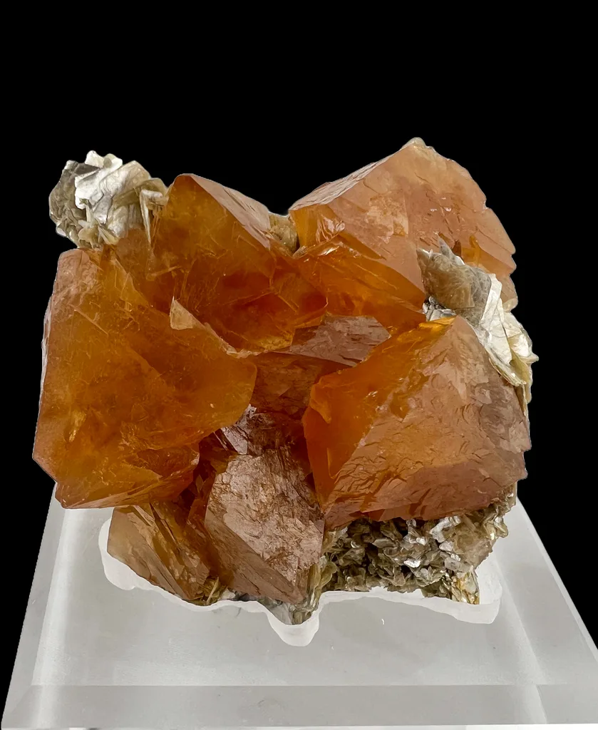 Scheelite from Mount Little Xuebaoding, Pingwu Co., Sichuan, China image