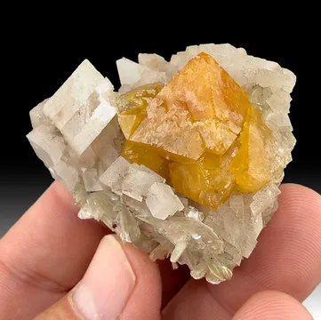 Scheelite from Pingwu Co., Sichuan, China