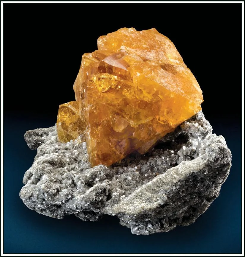 Scheelite from Pingwu Co., Sichuan, China image