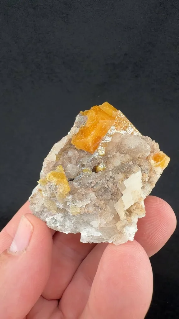 Scheelite from Pingwu Co., Sichuan, China - image 2