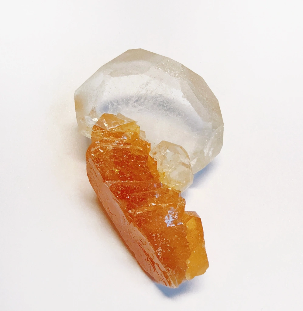 Scheelite from Sicchan, Mount Xuebaoding, Ngawa Autonomous Prefecture, China image