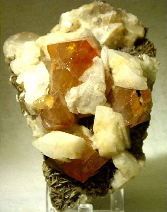 Scheelite, Microcline, Muscovite image