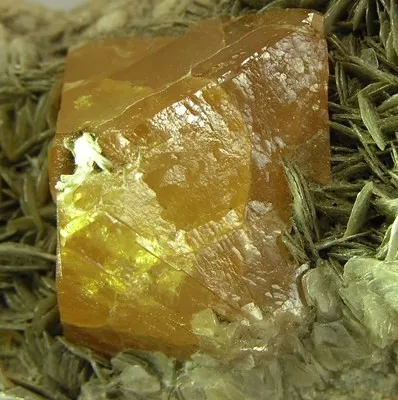 Scheelite, Muscovite - image 2