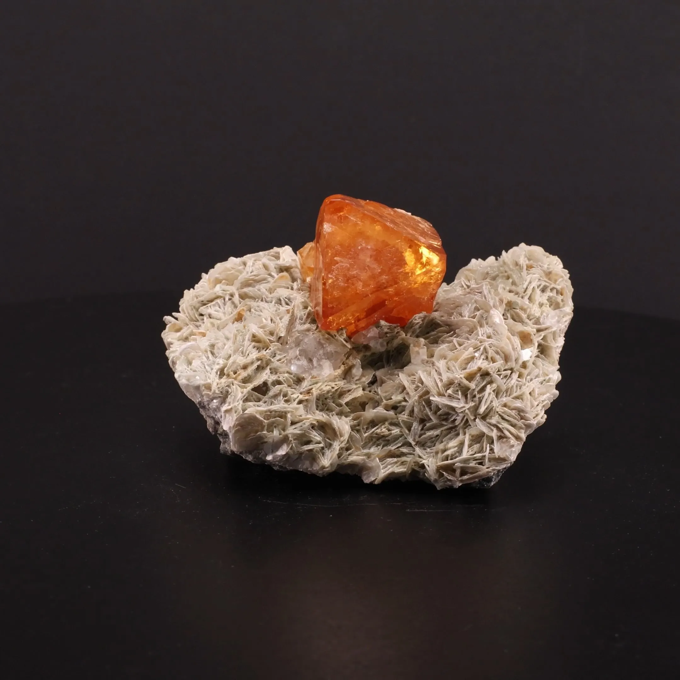 Scheelite, Muscovite - image 2