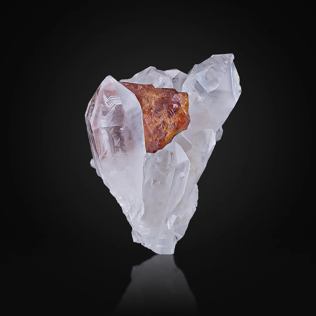 Scheelite on Quartz - image 1