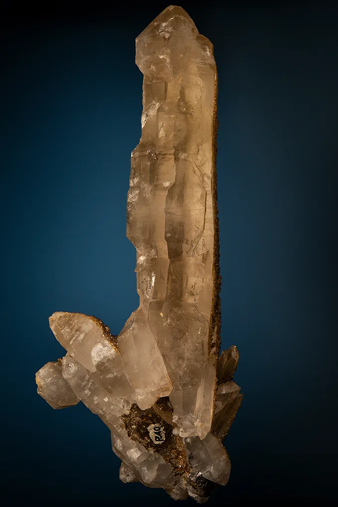 Scheelite on Quartz image
