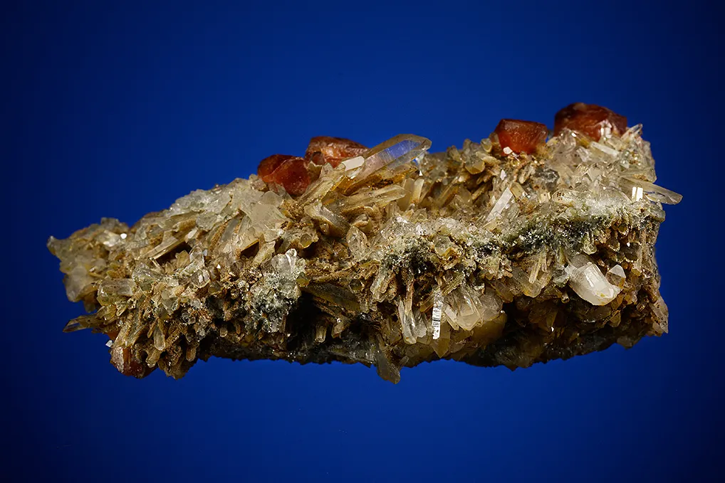 Scheelite on Quartz - image 6
