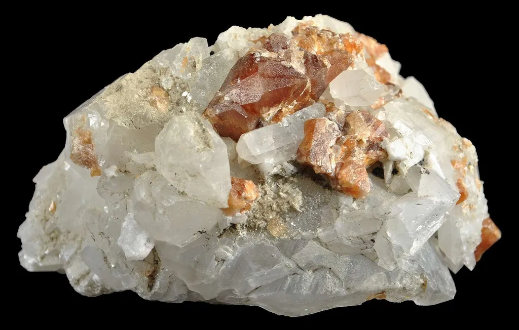Scheelite on Quartz image