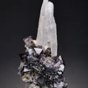 Scheelite on Quartz and Chalcopyrite - image 1