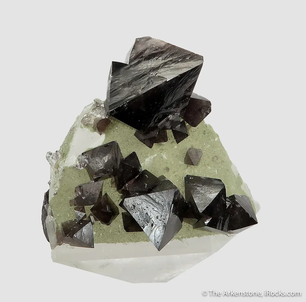 Scheelite on Quartz image