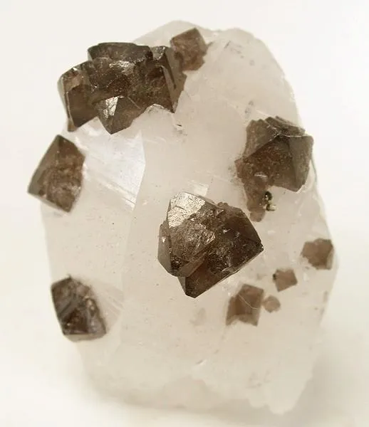 Scheelite, Quartz image
