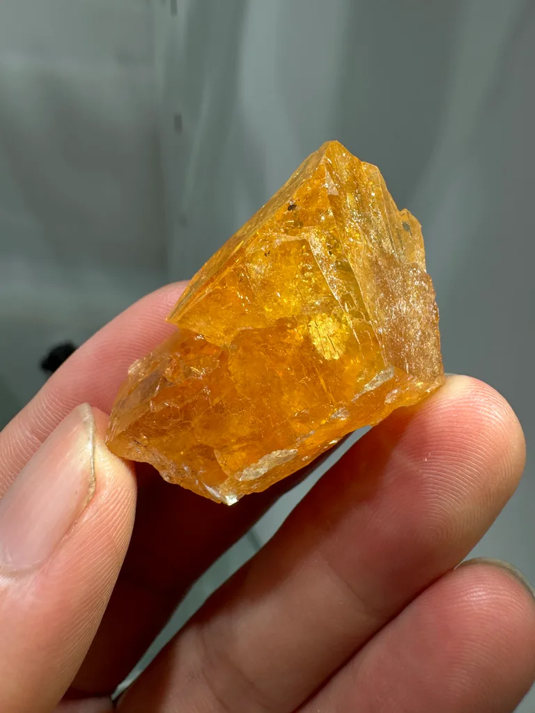 Scheelite image
