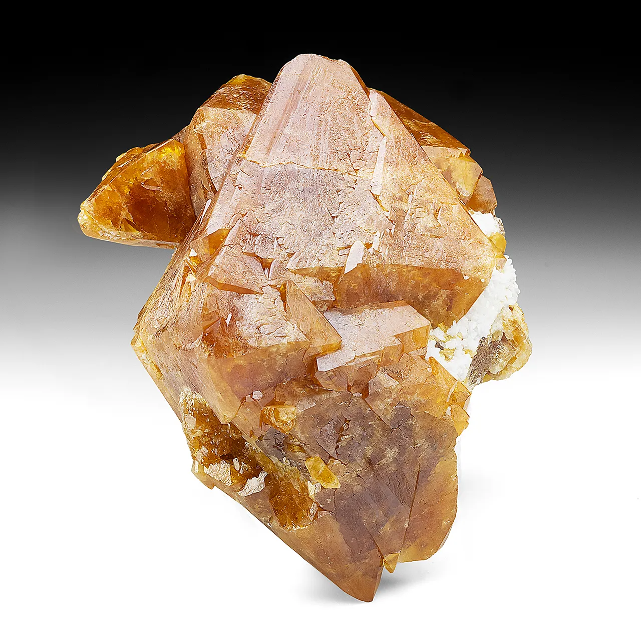 Scheelite with Albite - image 1