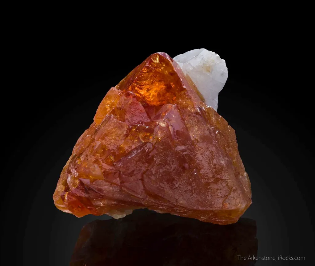 Scheelite with Aquamarine image