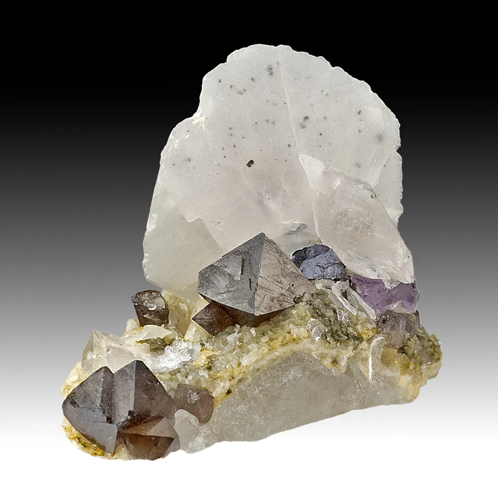 Scheelite with Calcite, Fluorite image
