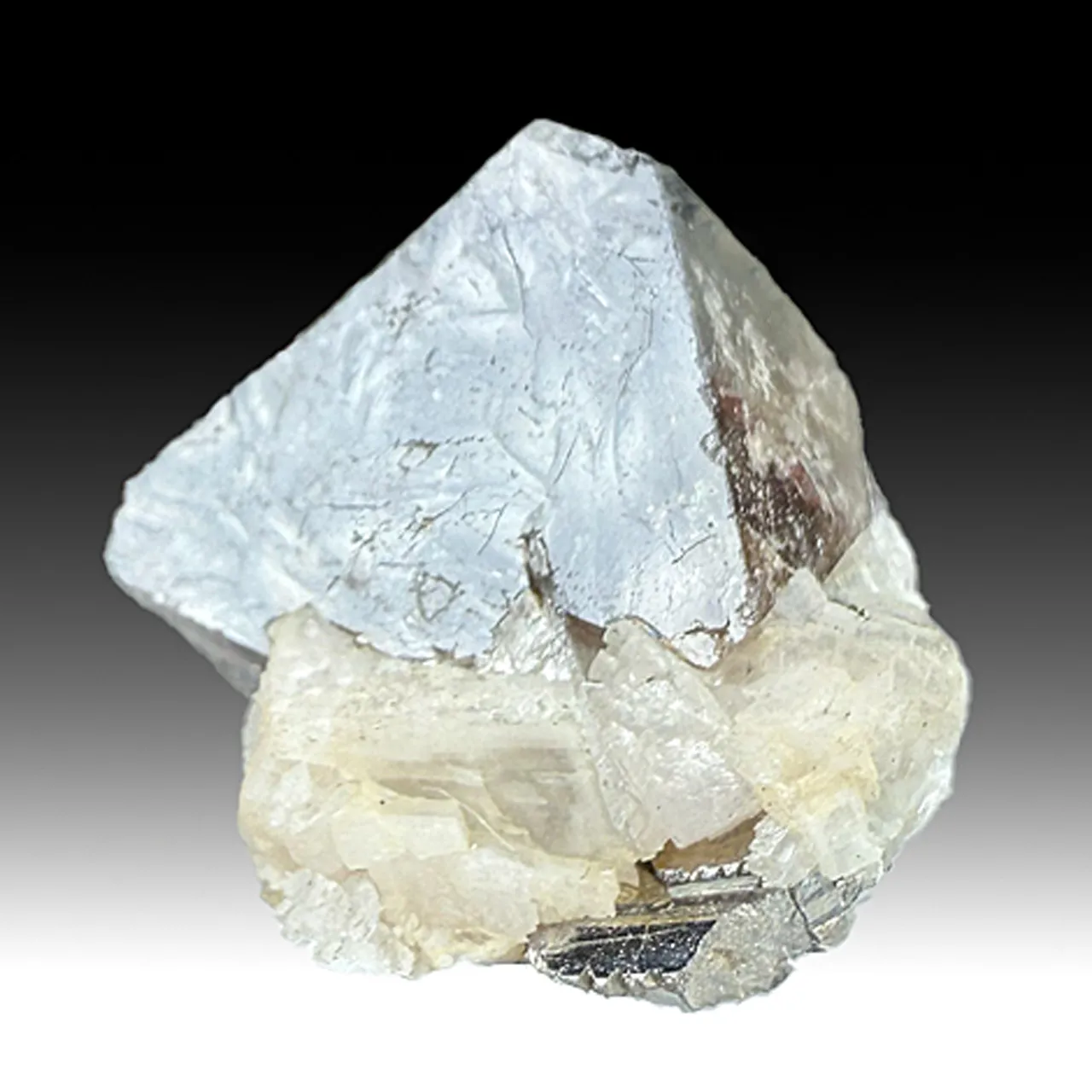 Scheelite with Dolomite - image 1