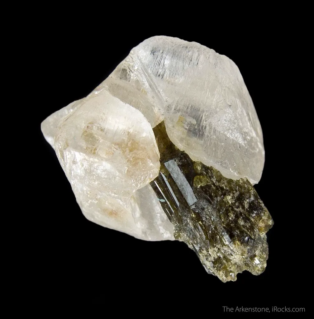 Scheelite with Epidote - image 3