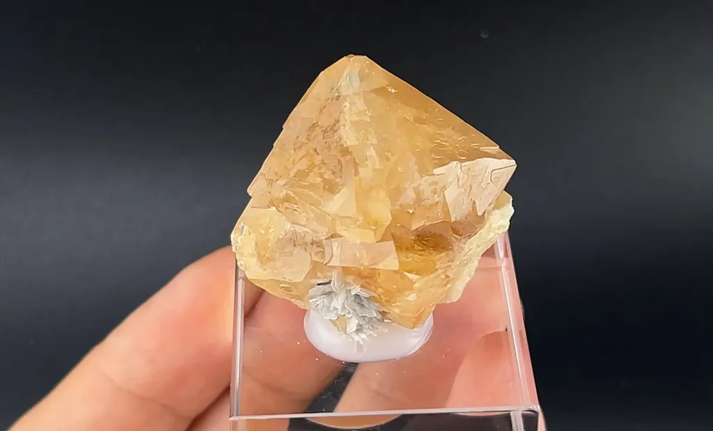 Scheelite with Muscovite - image 4