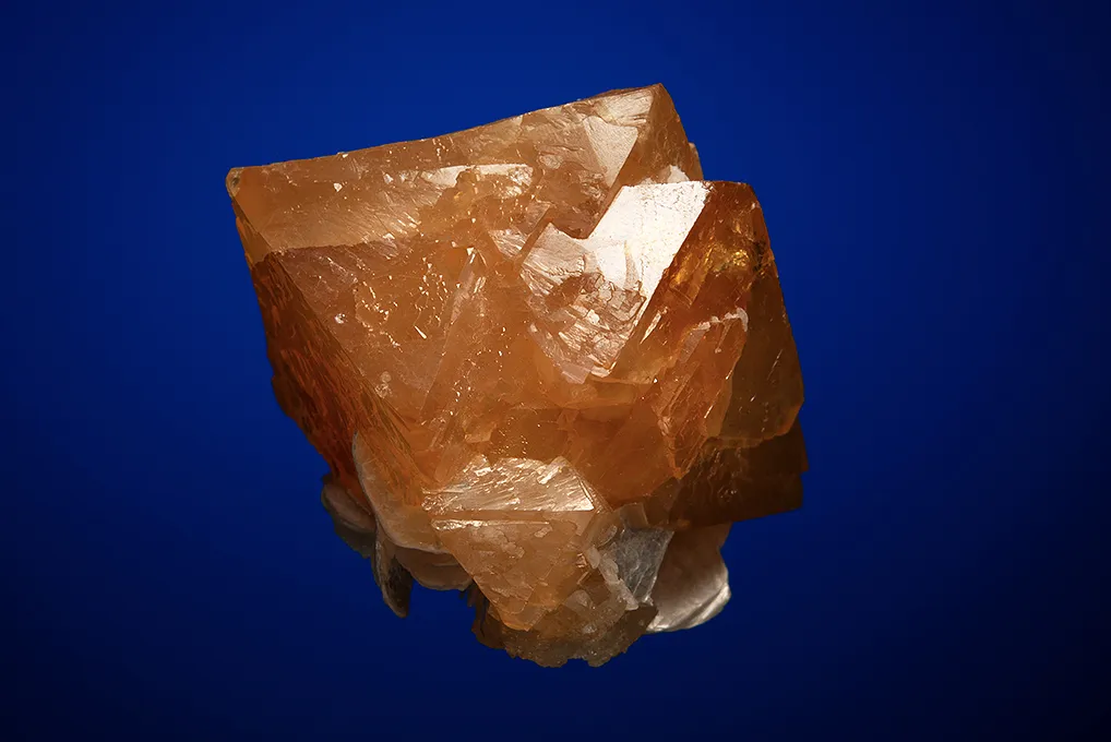 Scheelite with Muscovite - image 4