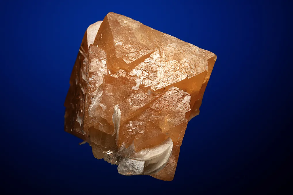 Scheelite with Muscovite - image 2