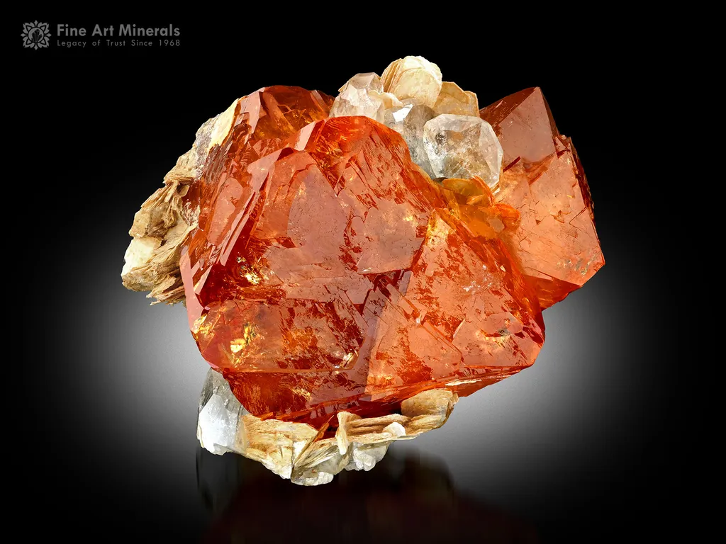 Scheelite with Muscovite from China image