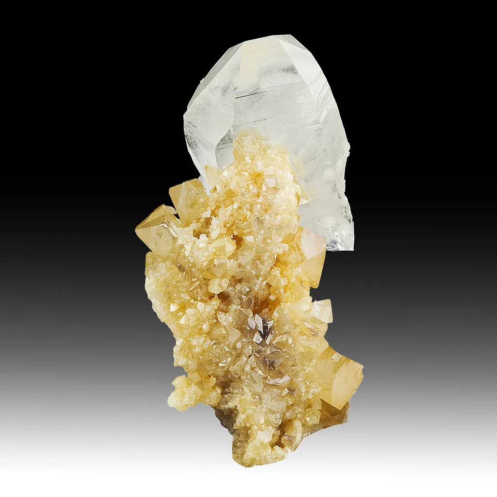 Scheelite with Quartz image