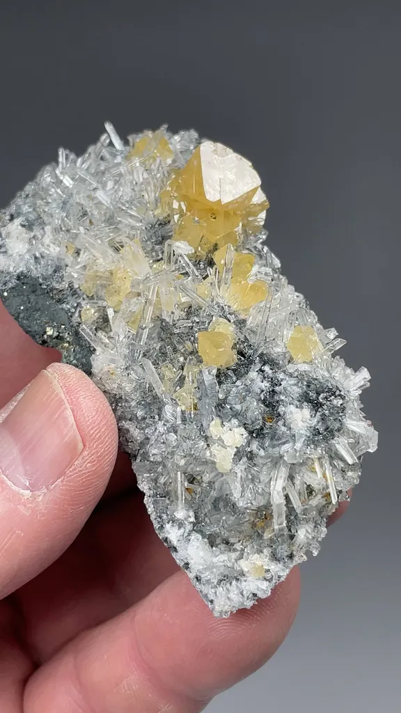 Scheelite with Quartz - image 2