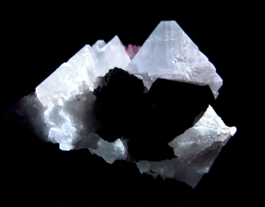 Scheelite With Sphalerite - image 4